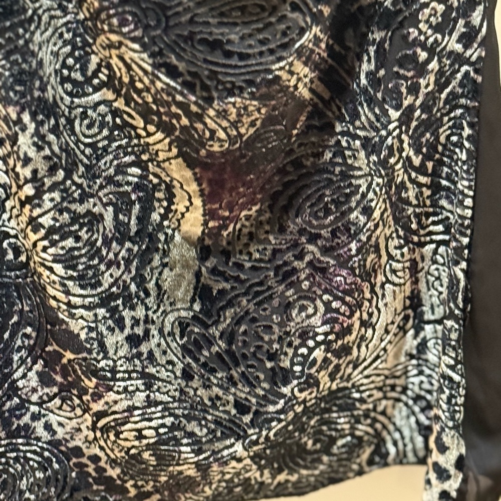 Elegant Patterned Blouse